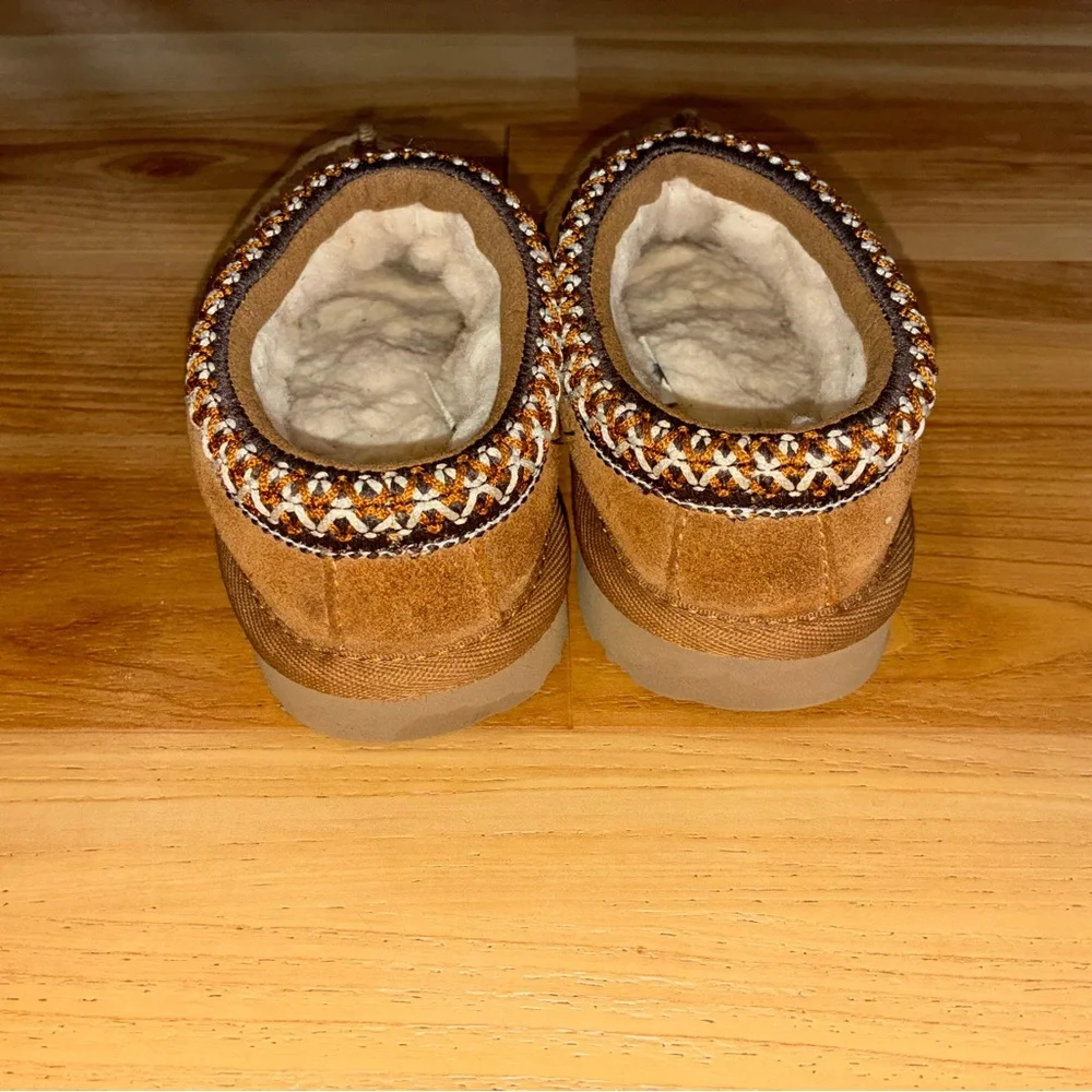 UGG tan suede